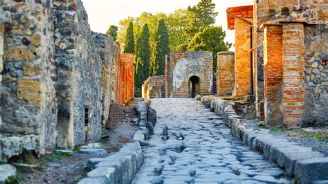 tinyzone pompeii|17 Things To Know Before You Visit Pompeii On A .